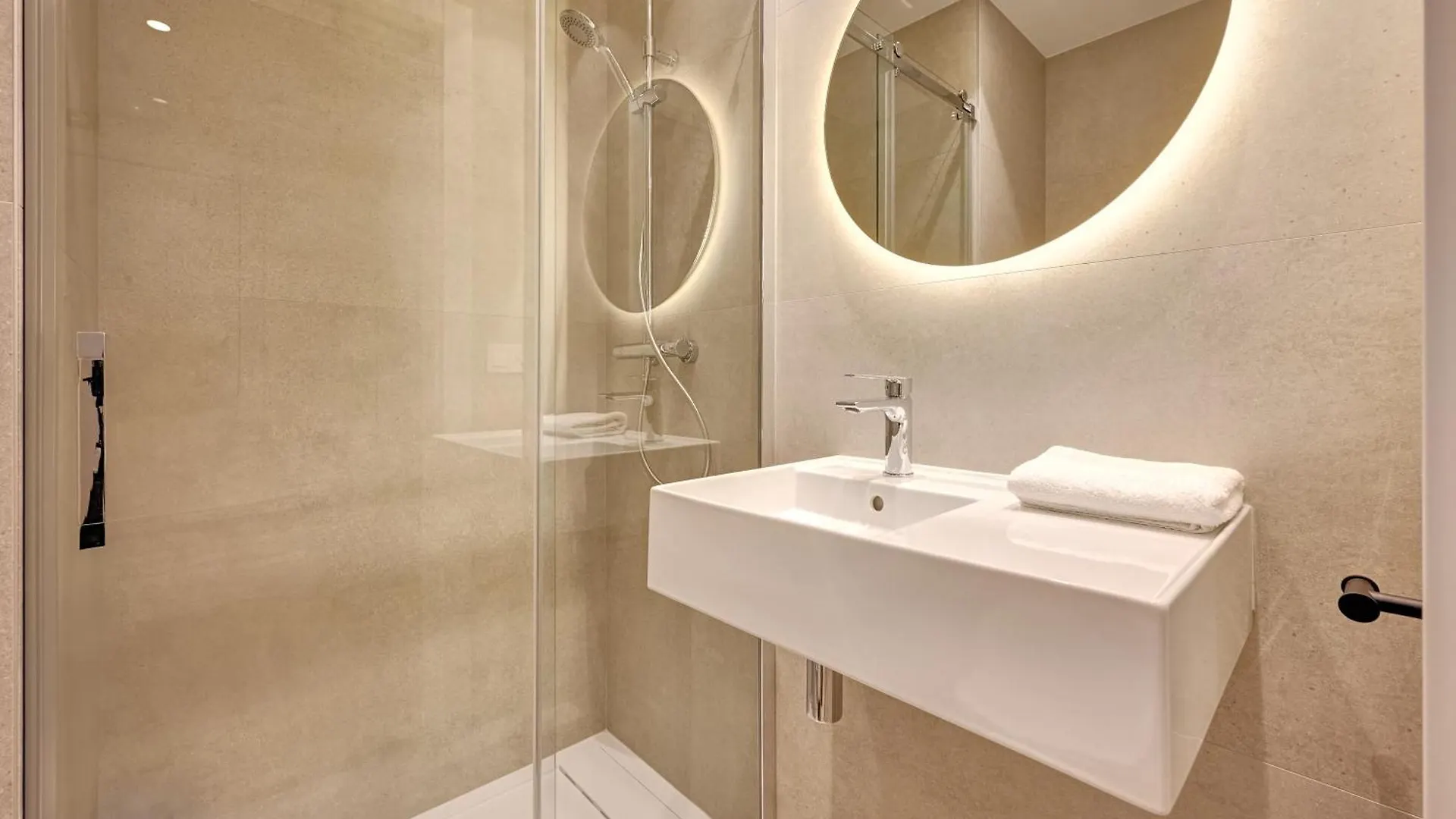 Yamaguchi Plaza By Clabao Apartment Pamplona Spain
